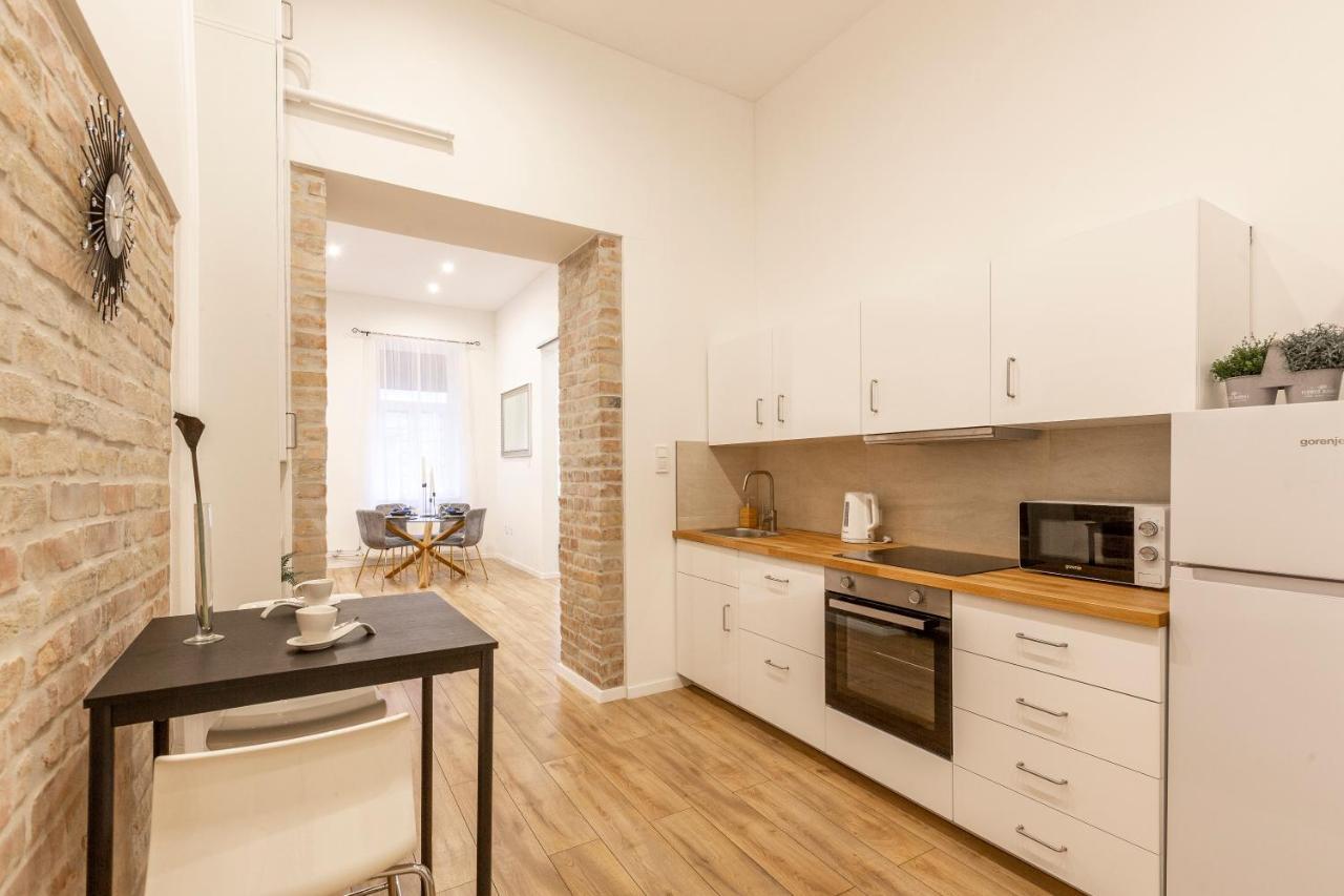 Stylish Luxury Apartment By Anna Budapest Exteriör bild