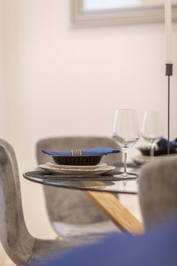 Stylish Luxury Apartment By Anna Budapest Exteriör bild