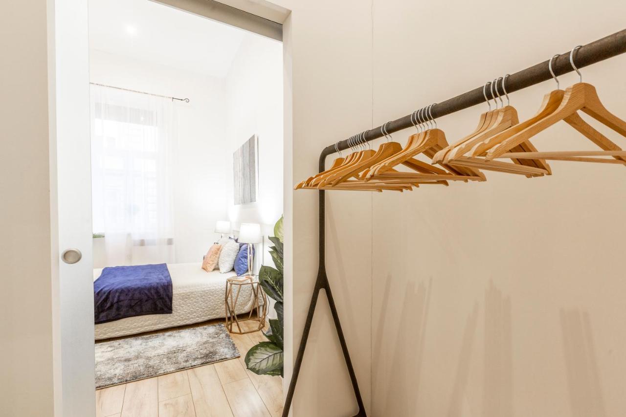 Stylish Luxury Apartment By Anna Budapest Exteriör bild
