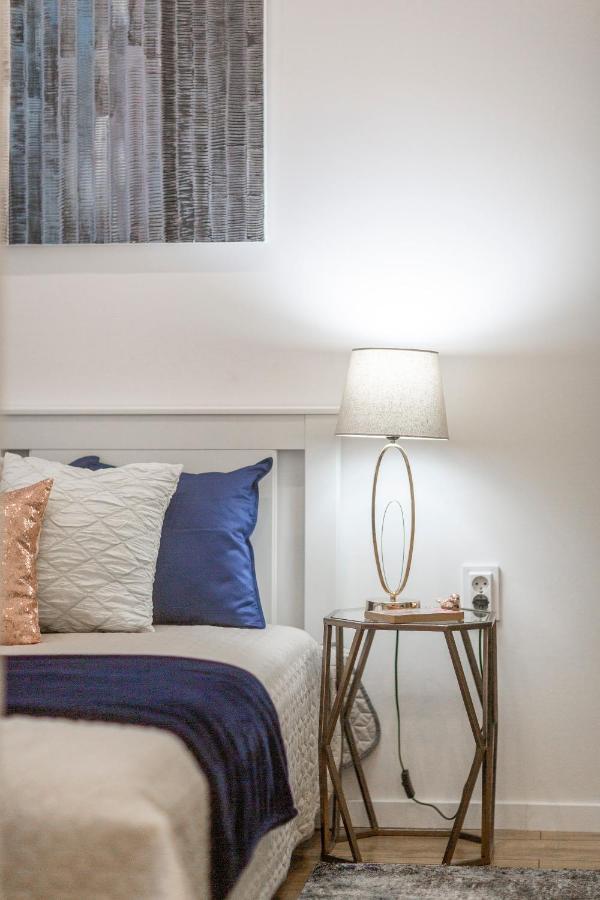 Stylish Luxury Apartment By Anna Budapest Exteriör bild
