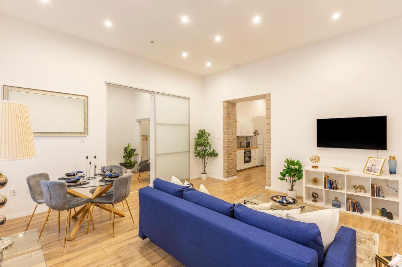 Stylish Luxury Apartment By Anna Budapest Exteriör bild