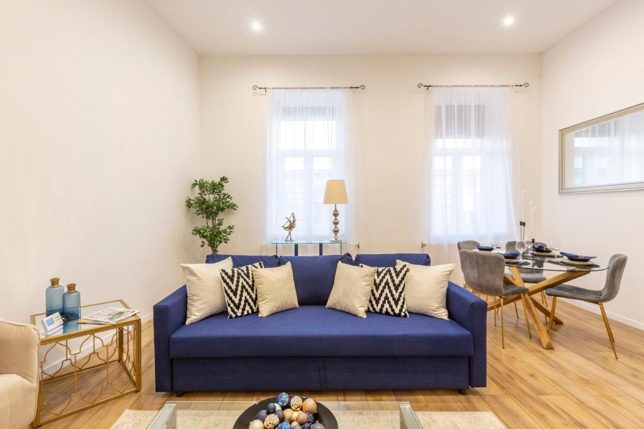 Stylish Luxury Apartment By Anna Budapest Exteriör bild