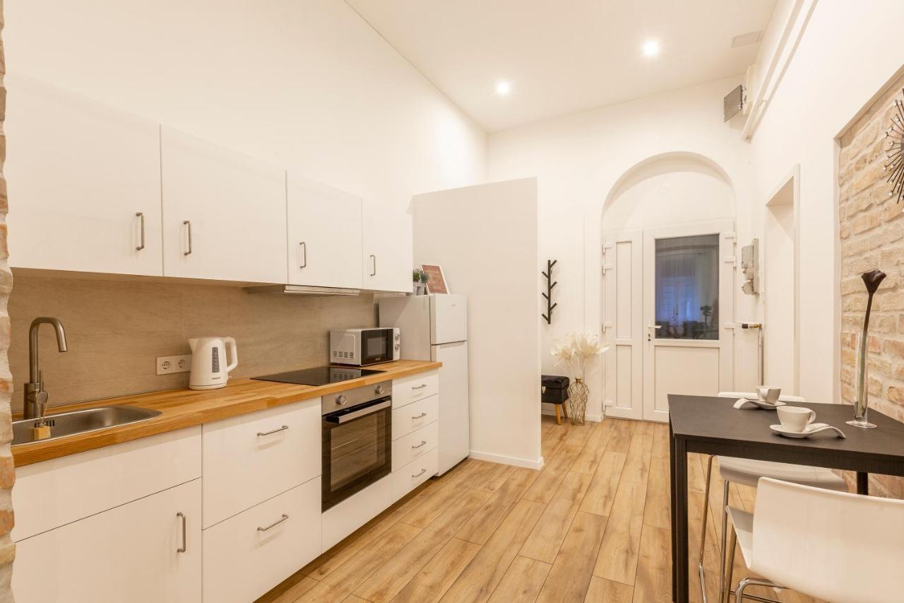 Stylish Luxury Apartment By Anna Budapest Exteriör bild