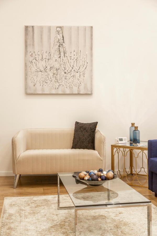 Stylish Luxury Apartment By Anna Budapest Exteriör bild