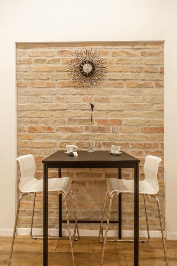 Stylish Luxury Apartment By Anna Budapest Exteriör bild