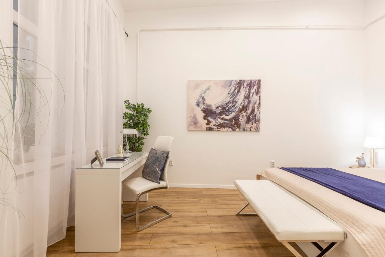 Stylish Luxury Apartment By Anna Budapest Exteriör bild